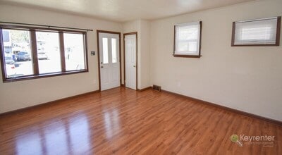 3528 Carnarvon Ave in Bristol, PA - Building Photo - Building Photo