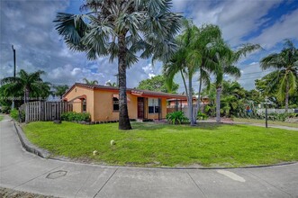 5161 NE 1st Terrace in Fort Lauderdale, FL - Building Photo - Building Photo