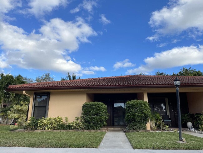 5933 Forest Hill Blvd in West Palm Beach, FL - Building Photo - Building Photo