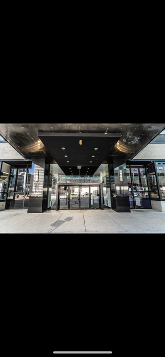 130 S Canal St, Unit 401 in Chicago, IL - Foto de edificio