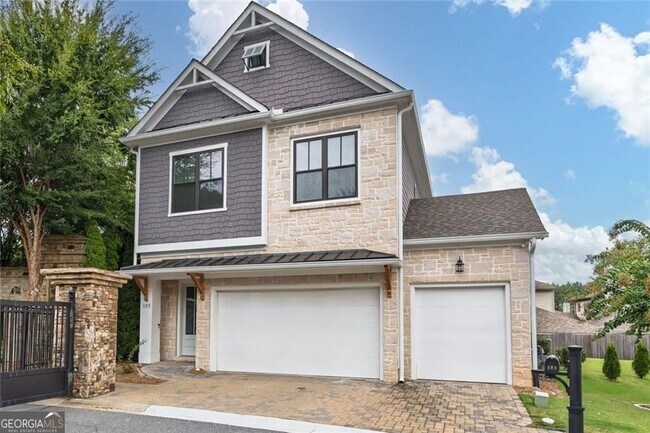 109 Village Green Ave in Woodstock, GA - Foto de edificio - Building Photo