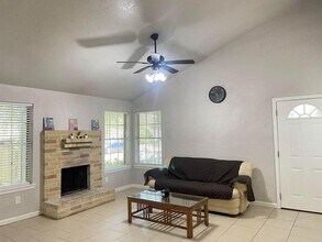 14227 Clear Forest Dr in Sugar Land, TX - Building Photo - Building Photo