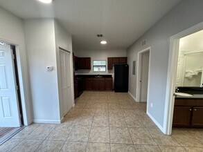 1025-1035 NE 10th Ave in Fort Lauderdale, FL - Building Photo - Interior Photo