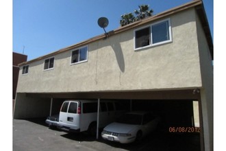 1023 HEWITT St in San Fernando, CA - Building Photo - Building Photo