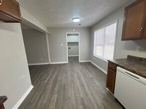 197 Stratford Ln in Jackson, TN - Foto de edificio - Building Photo