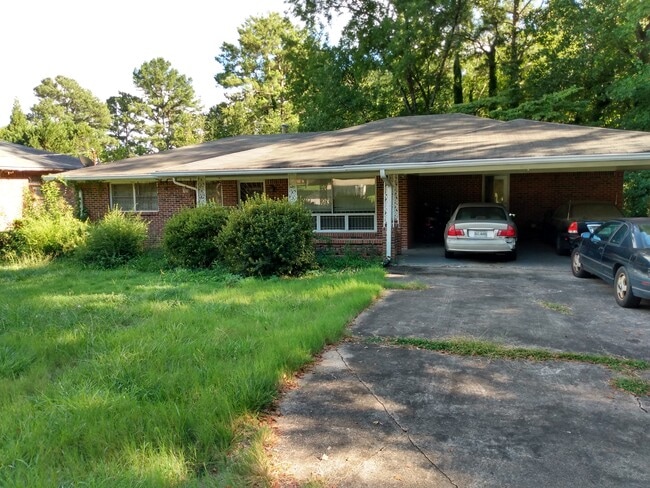 property at 2013 Yucca Dr