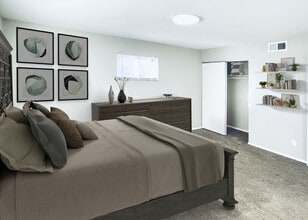 Highland Terrace! in Grove City, OH - Building Photo - Building Photo
