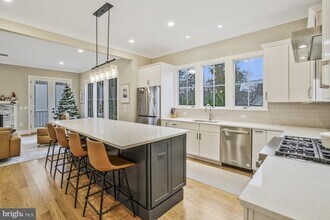 708 Fulton Ave in Falls Church, VA - Building Photo - Building Photo