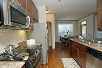 Elate Royal Oaks in Houston, TX - Foto de edificio - Interior Photo