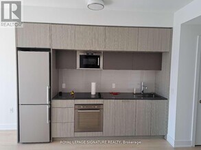 575 Bloor St E in Toronto, ON - Building Photo - Building Photo