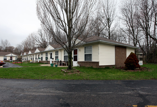 Cedar Meadows in Kent, OH - Building Photo - Building Photo