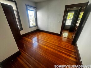 8 Maine Ave in Somerville, MA - Building Photo - Building Photo
