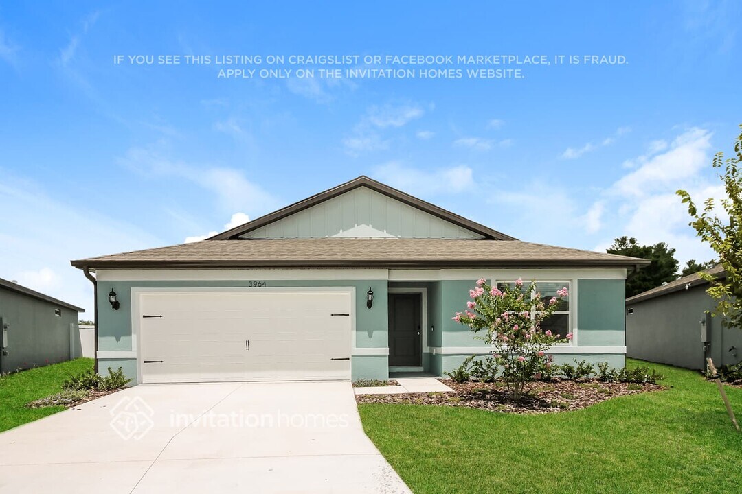 3964 Obsidian Dr in Spring Hill, FL - Building Photo