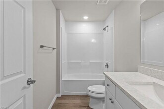 3132 NE 13th Pl in Cape Coral, FL - Building Photo - Building Photo