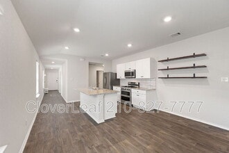13927 Borolanite Dr in San Antonio, TX - Building Photo - Building Photo