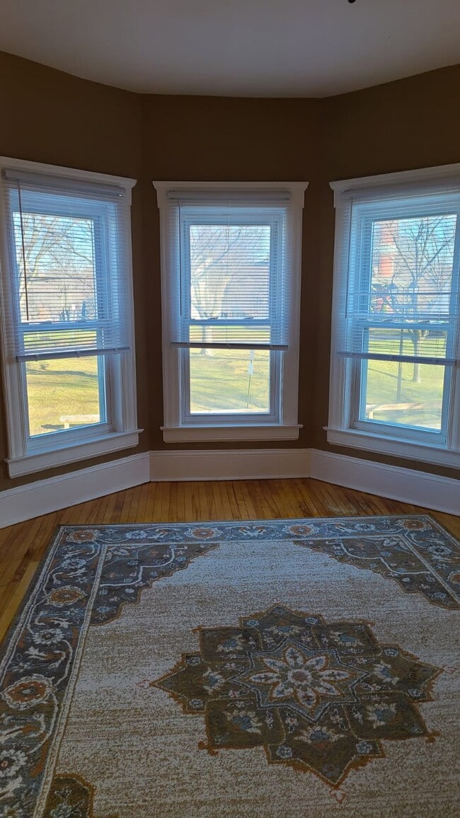 715 N McBride St, Unit 2nd Floor