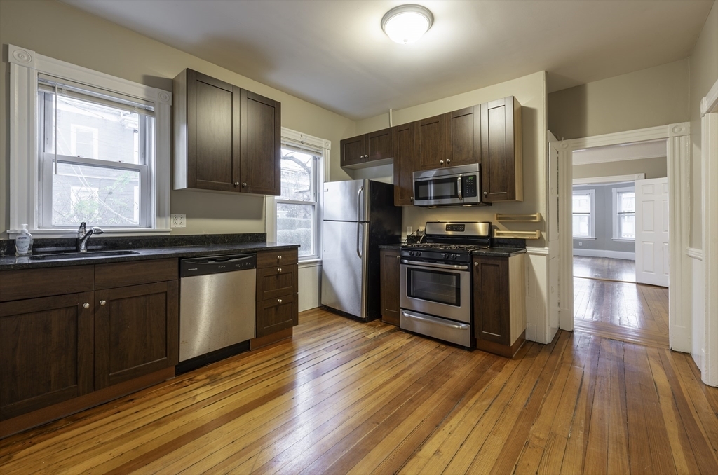 68 Richdale Ave, Unit 1 in Cambridge, MA - Foto de edificio