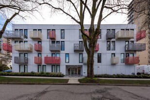 1090 Jervis St in Vancouver, BC - Building Photo