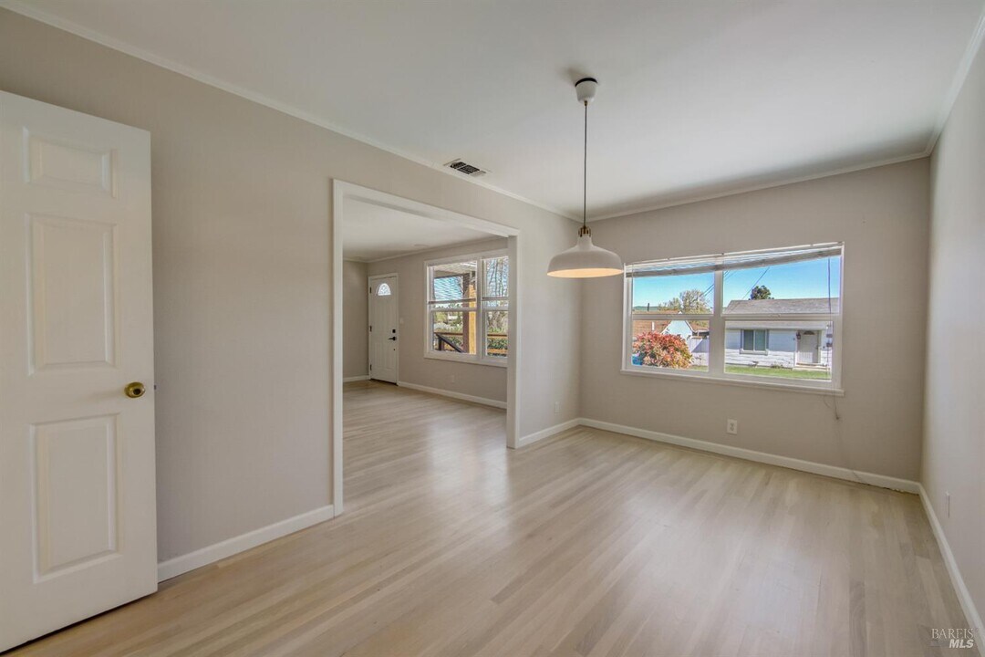 250 Hillcrest Ave in Benicia, CA - Building Photo