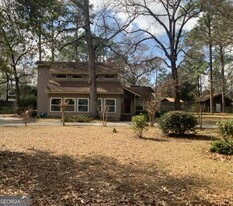 513 Juniper Way in Statesboro, GA - Building Photo