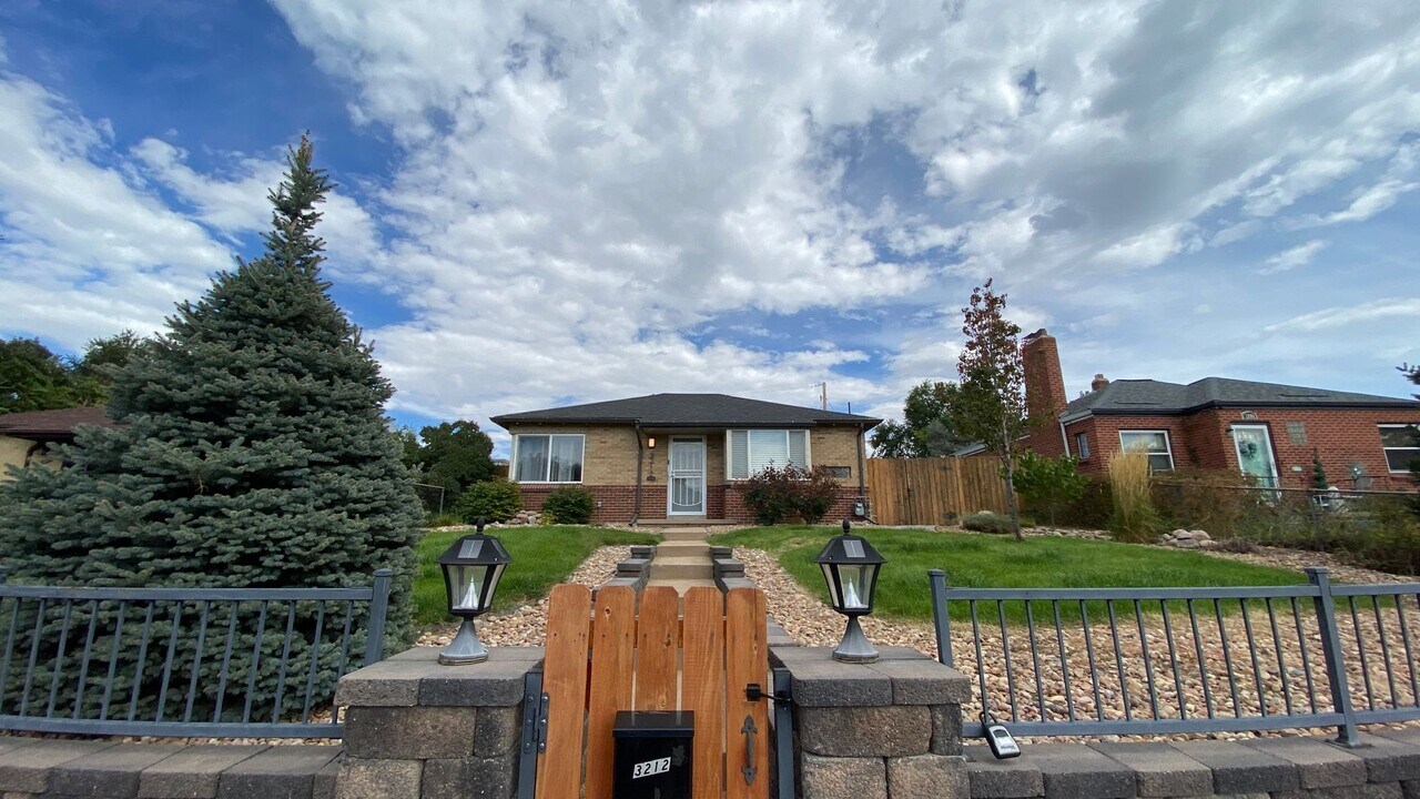 3212 Olive St in Denver, CO - Building Photo