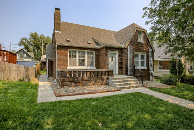 2347 S 33rd St in Omaha, NE - Building Photo - Building Photo