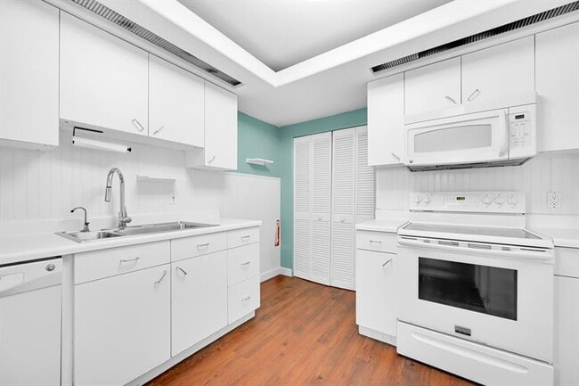 3208 Colony Club Rd in Pompano Beach, FL - Building Photo - Building Photo