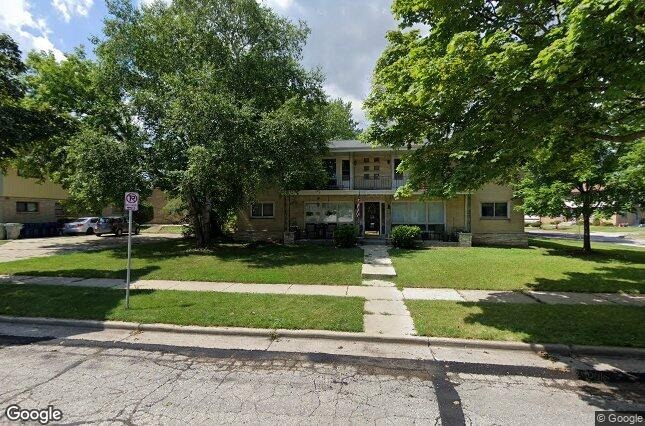 7325 W Fernwood Cir in Milwaukee, WI - Building Photo