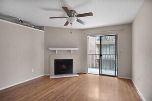 2121 Hepburn St in Houston, TX - Building Photo