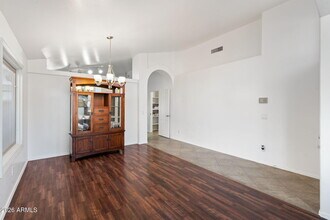 523 W Kelton Ln in Phoenix, AZ - Building Photo - Building Photo