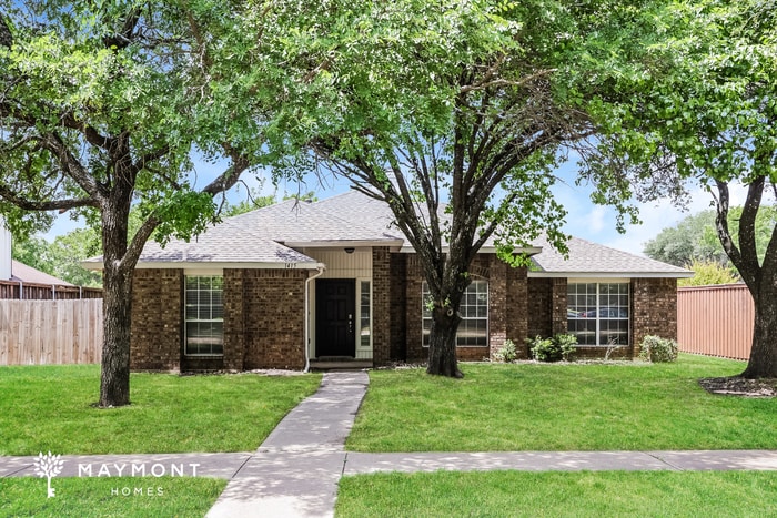 1415 Baker Dr in Cedar Hill, TX - Building Photo