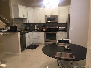 283 SW 7th Ct-Unit -283 in Pompano Beach, FL - Foto de edificio - Building Photo