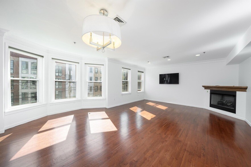 726 Adams St in Hoboken, NJ - Building Photo