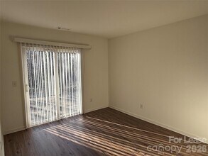 6319 Elliott Dr in Charlotte, NC - Foto de edificio - Building Photo