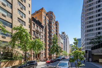 233 E 69th St in New York, NY - Building Photo - Building Photo