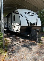 122 Shamrock Ave in Jesup, GA - Building Photo