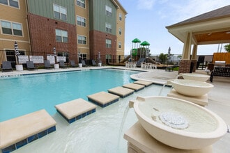 Avanti Viking Hills in Waco, TX - Building Photo - Building Photo