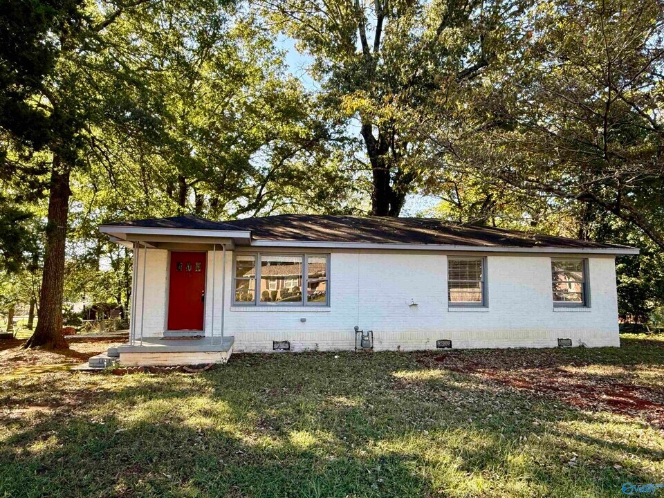 117 Meadow Dr in Madison, AL - Building Photo
