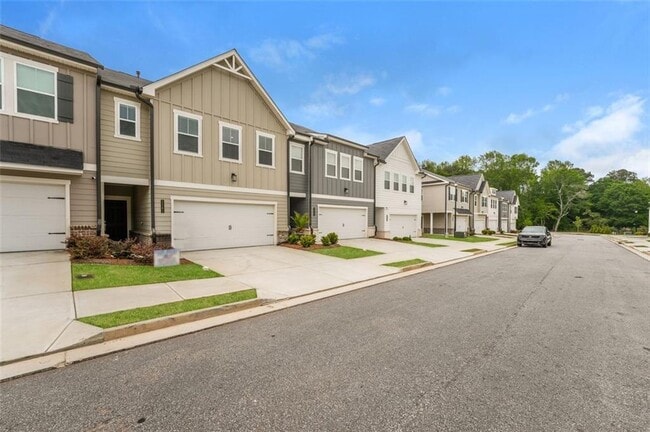 1141 Pt Pl Dr in Loganville, GA - Foto de edificio - Building Photo