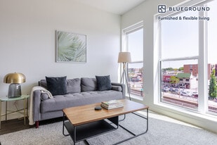 100 N Addison Ave, Unit GO FL4-ID1263 in Elmhurst, IL - Building Photo