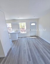 1025 S Victoria Ave in Corona, CA - Building Photo - Building Photo