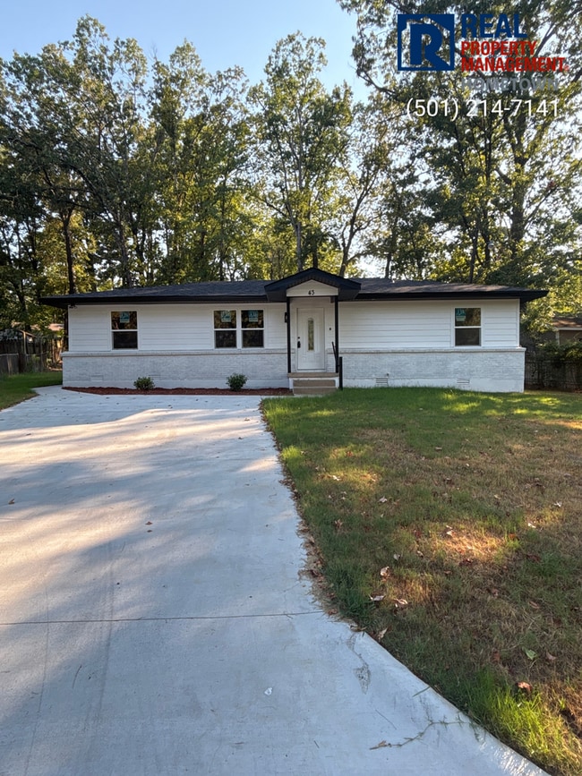 property at 43 S Wakefield Dr