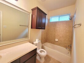 5822 Crawford Hill Ln in Sugar Land, TX - Building Photo