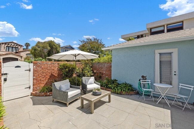 property at 8320 Paseo Del Ocaso