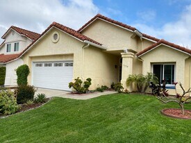 1559 Harbor Dr in Vista, CA - Building Photo