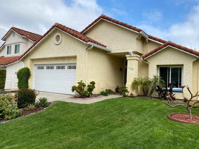 property at 1559 Harbor Dr