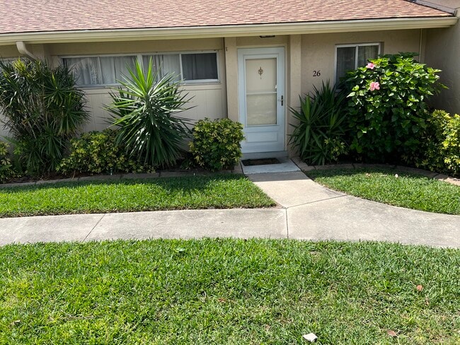 2772 Woodgate Ln, Unit 26 in Sarasota, FL - Building Photo - Building Photo