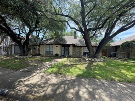6304 La Cosa Dr in Dallas, TX - Building Photo