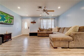 551 Golden Gate Blvd W in Naples, FL - Building Photo - Building Photo