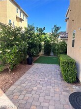 10261 Ladybug Bend St in Las Vegas, NV - Building Photo - Building Photo
